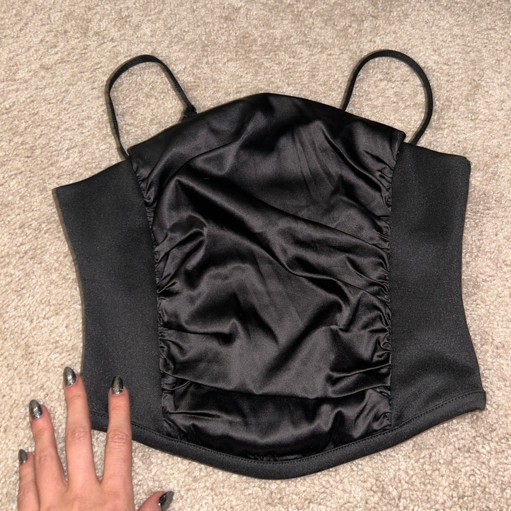 Black Crop - Picture 2 of 3